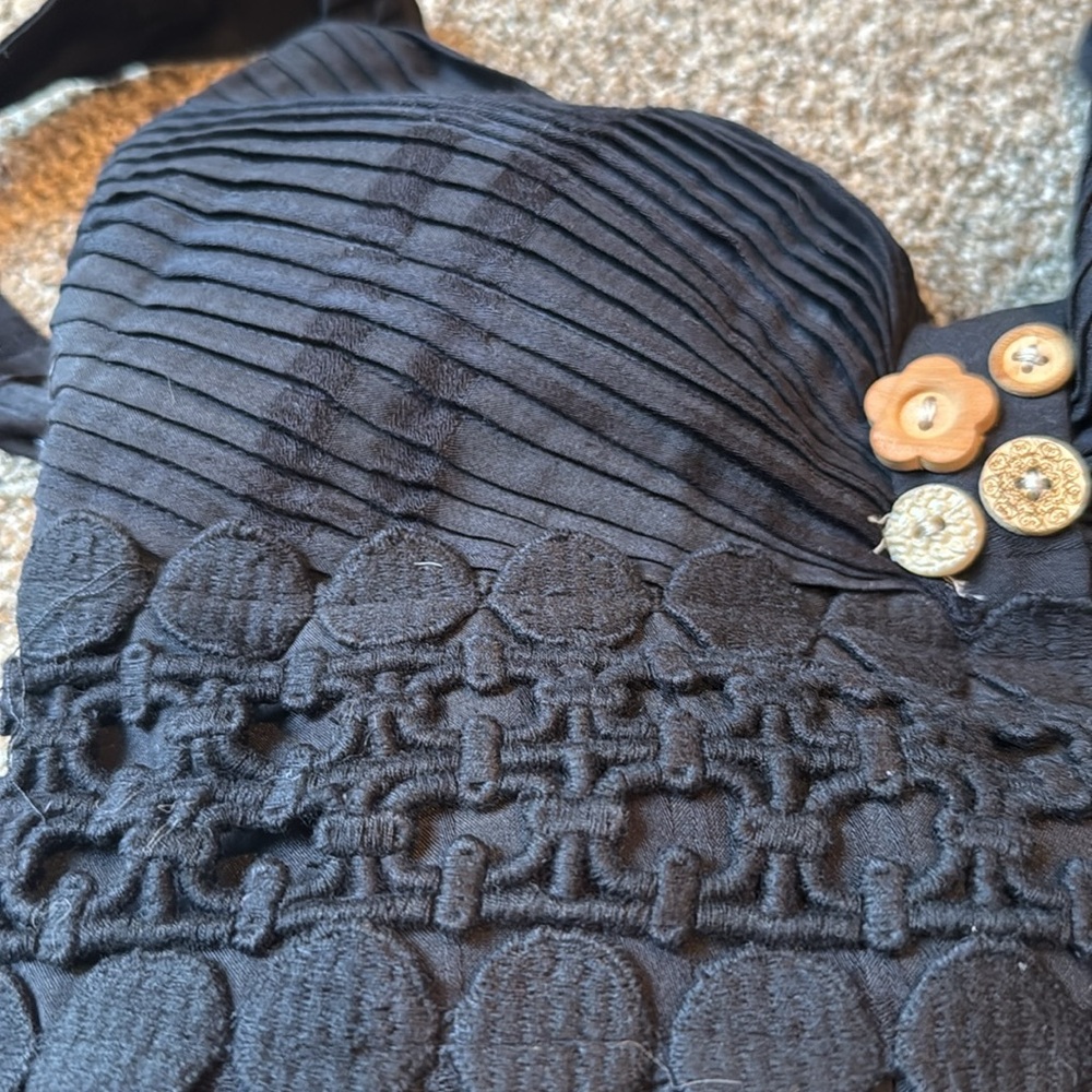 XOXO | Black Sleeveless Top w/ Lace, Bow & Wood Flower Button Detail - Picture 9 of 12